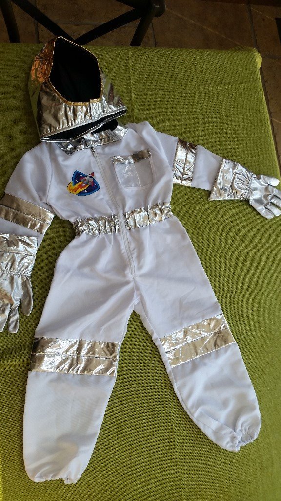 melissa and doug astronaut suit